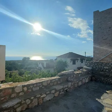 Melita Traditional Stone House * Pírgos Dhiroú