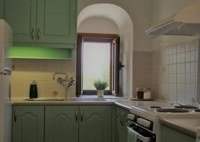 Melita Traditional Stone House * Pírgos Dhiroú